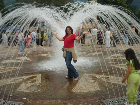 Rosenwasser-Springbrunnen beim Rosenfest